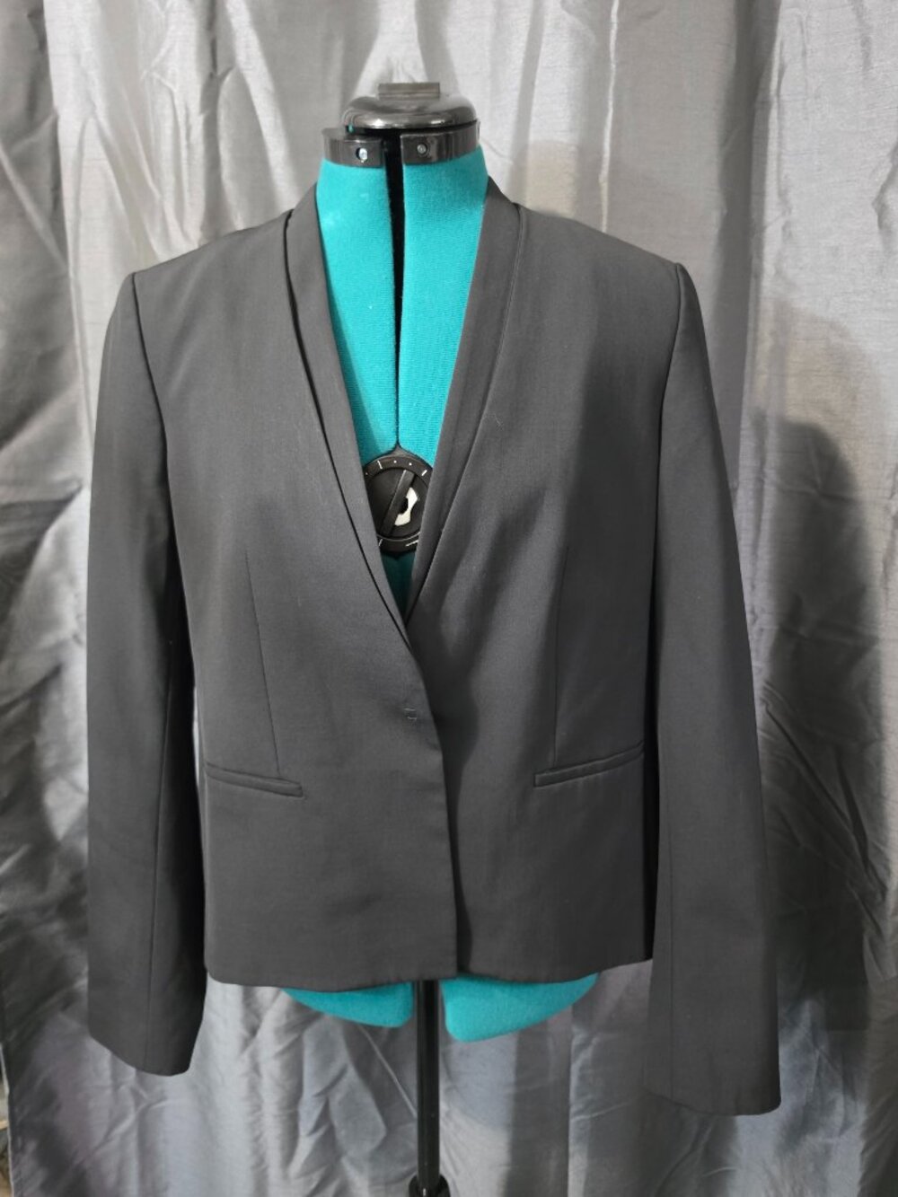 Elie Tahari Black Wool Blazer with Back Open Vents - Size 6